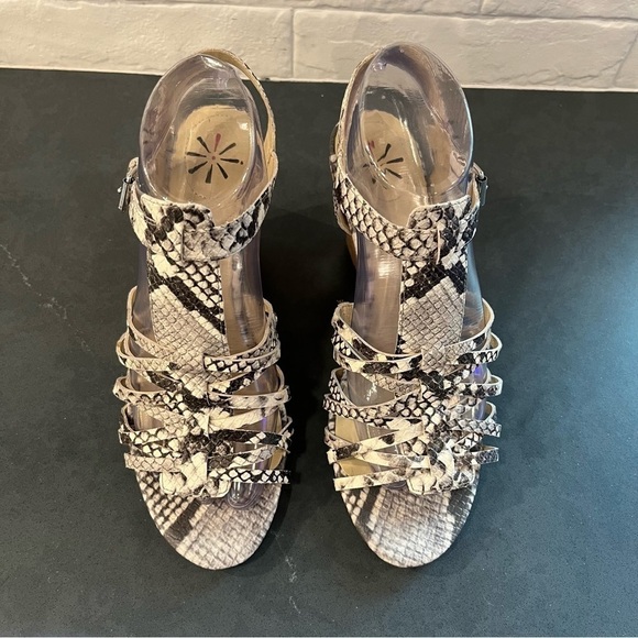 Isaac Mizrahi sz 8 Simmer2 snakeprint wedge sandals - Picture 7 of 16